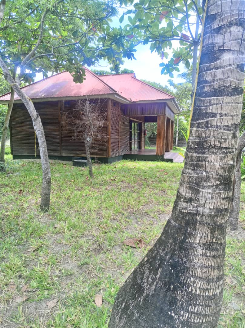 A Clean , Elegant and Sound Beach Property For Sale At Dar Es Salaam Tanzania East Africa .